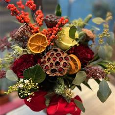 Christmas Flowers - A Vase of Christmas Beauty