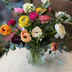 Christmas Flowers - A Lovely Bouquet of Ranunculus 